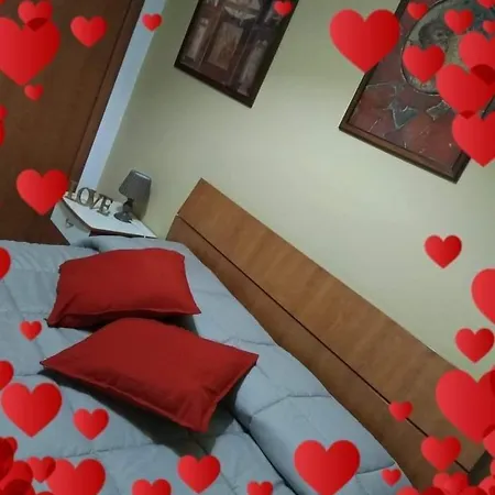 לינה וארוחת בוקר Domus Felix 3*