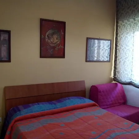 לינה וארוחת בוקר Domus Felix